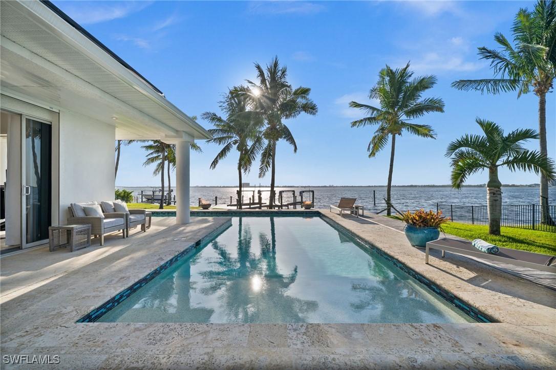 5625 Riverside Dr., Cape Coral, FL 33904