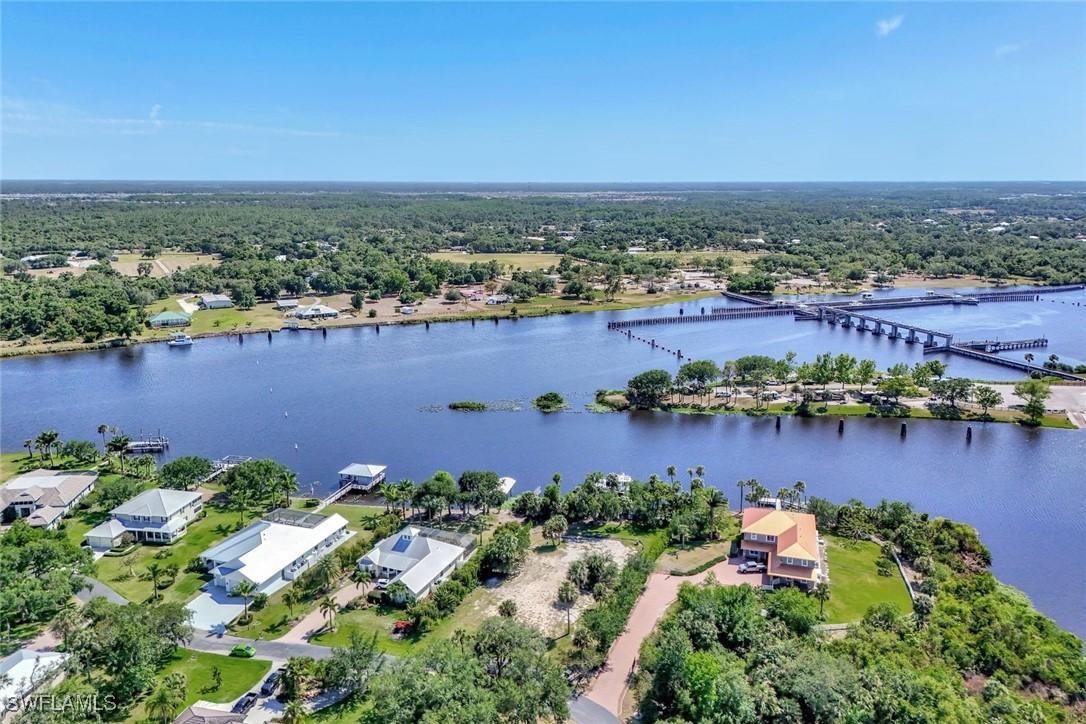 16420 Oakview Cir., Alva, FL 33920