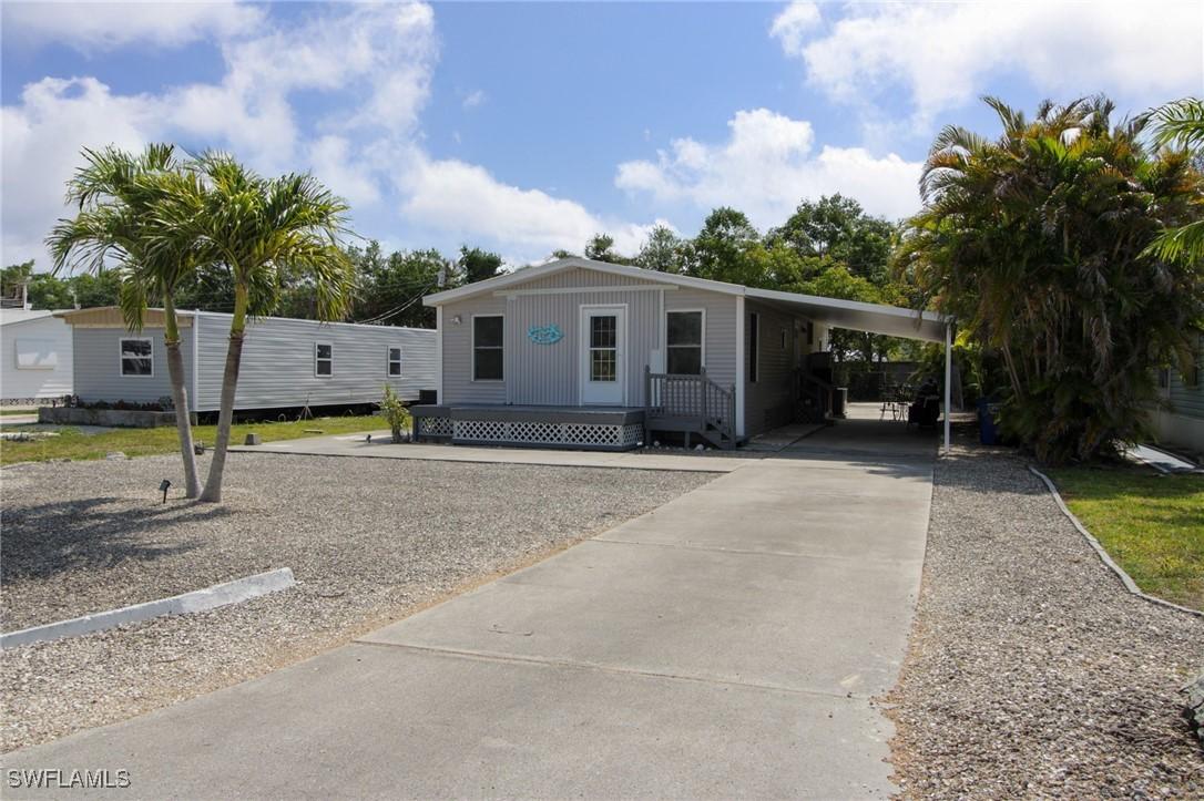 16061 Siesta Dr., Fort Myers, FL 33908