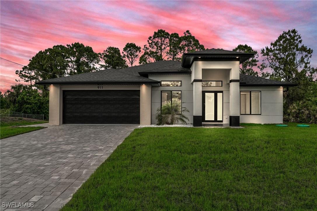 911 Anthony St., Lehigh Acres, FL 33974