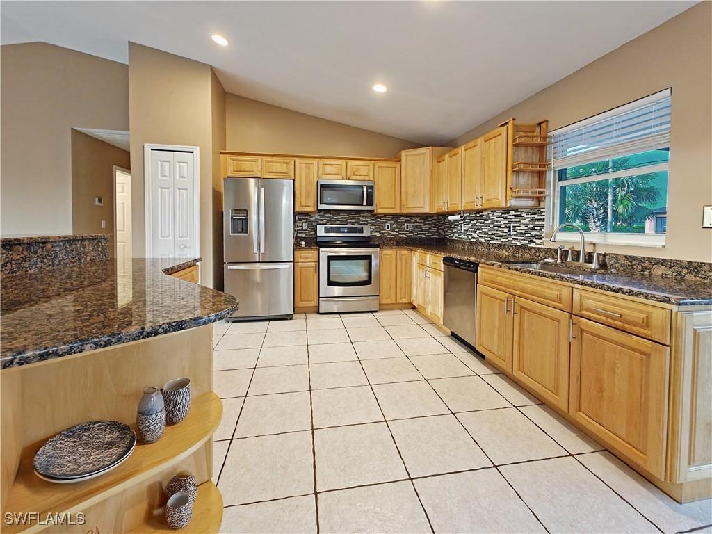 2019 NE 16th Pl., Cape Coral, FL 33909