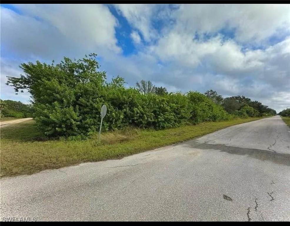 1900 Hamilton Ave., Lehigh Acres, FL 33972