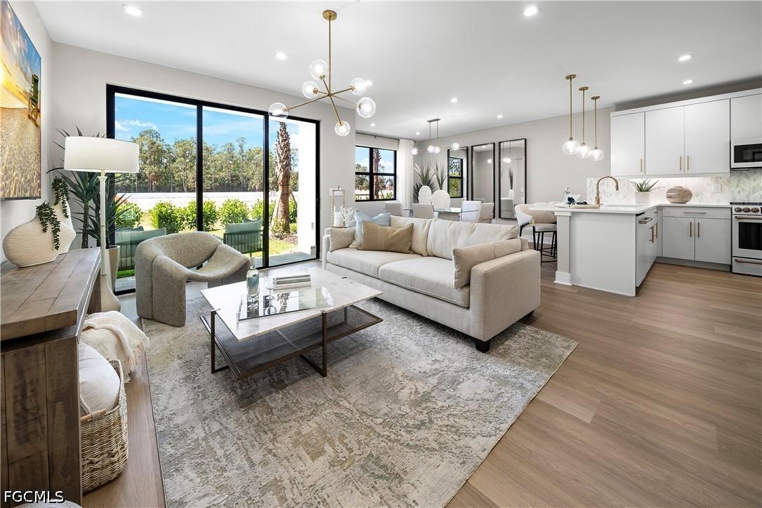 6088 Barbara Cir., Naples, FL 34112