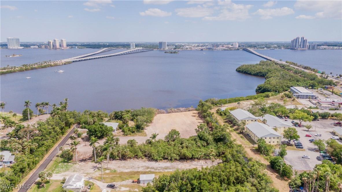 1059 River Rd., North Fort Myers, FL 33903