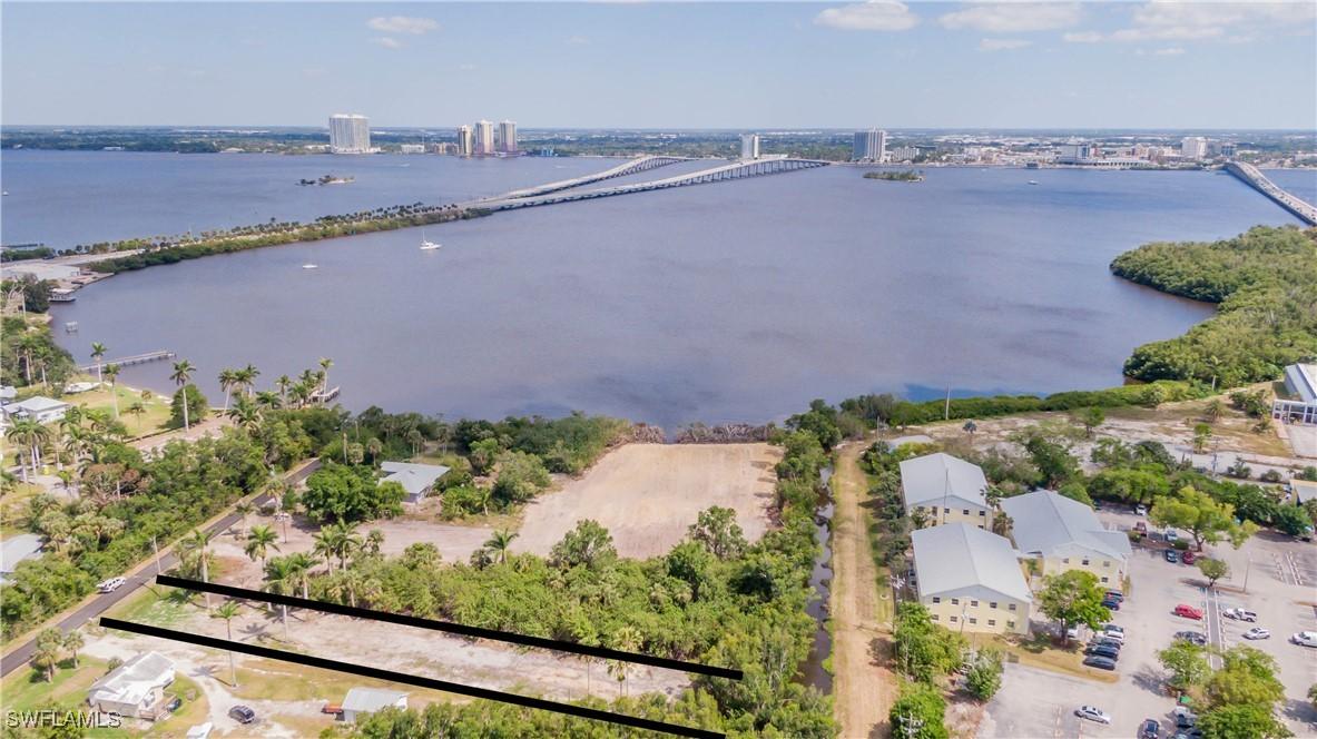 1069 River Rd., North Fort Myers, FL 33903