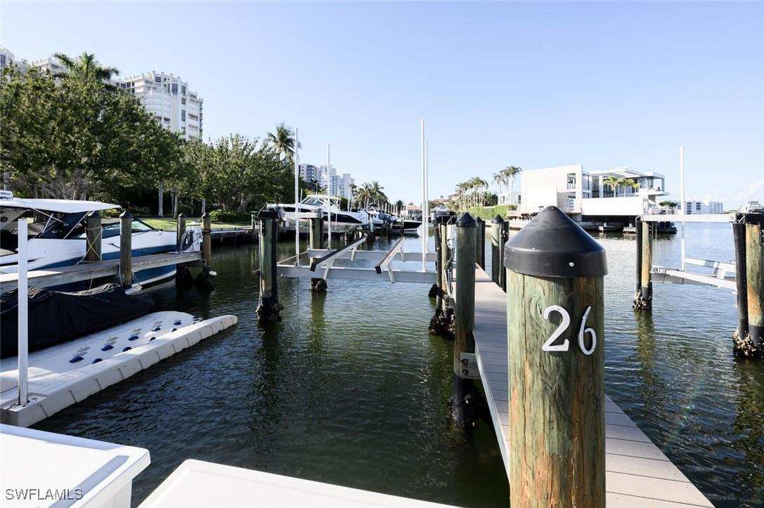 4090 Gulf Shore Blvd., Naples, FL 34103