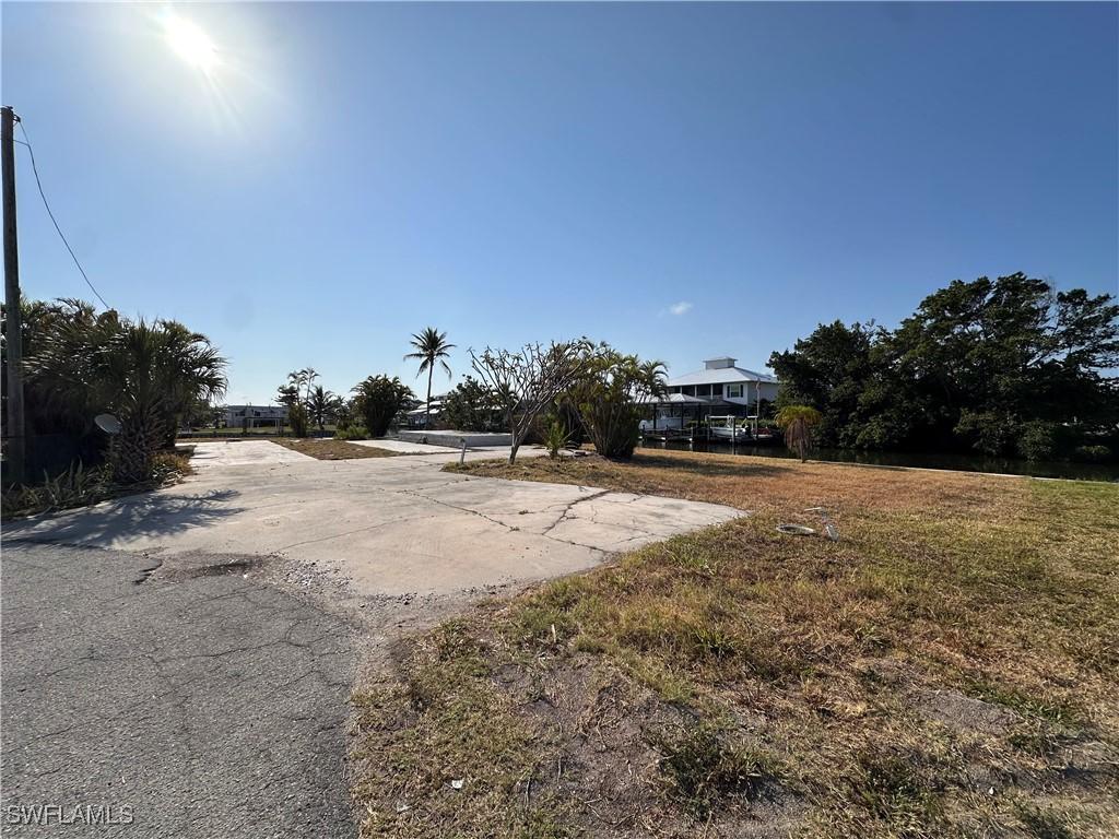 2654 Heron Ct., St. James City, FL 33956