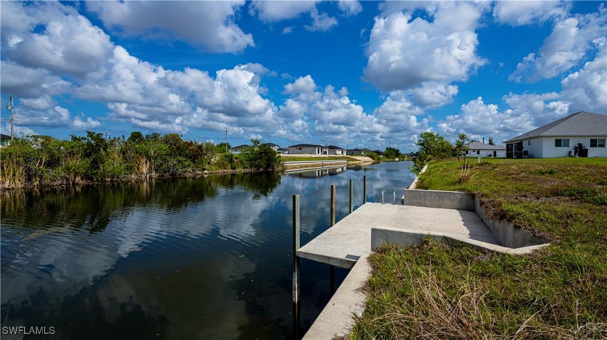 2016 NE 1st Pl., Cape Coral, FL 33909