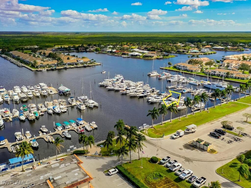 525 Newport Dr., Naples, FL 34114