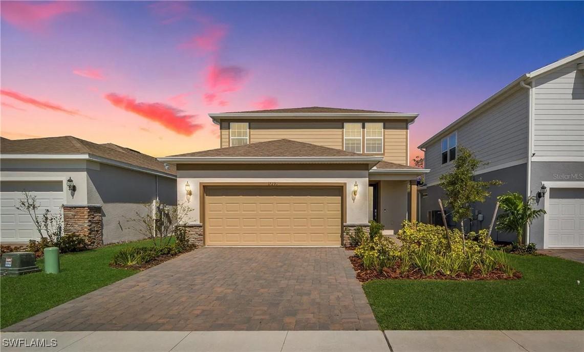 218 Silent Lake Dr., Lehigh Acres, FL 33936