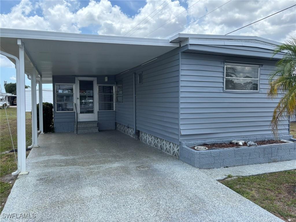 806 Homefolks St., North Fort Myers, FL 33917