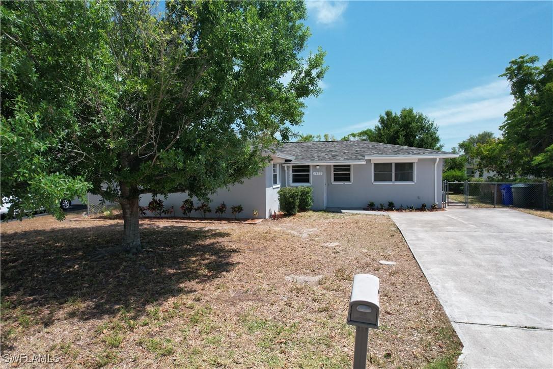 1652 Jamestown Ct., Fort Myers, FL 33907