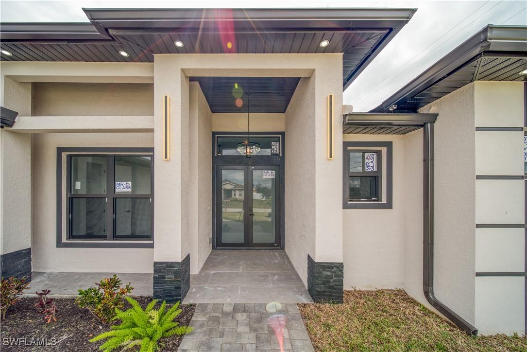 710 SW 25th Ln., Cape Coral, FL 33914