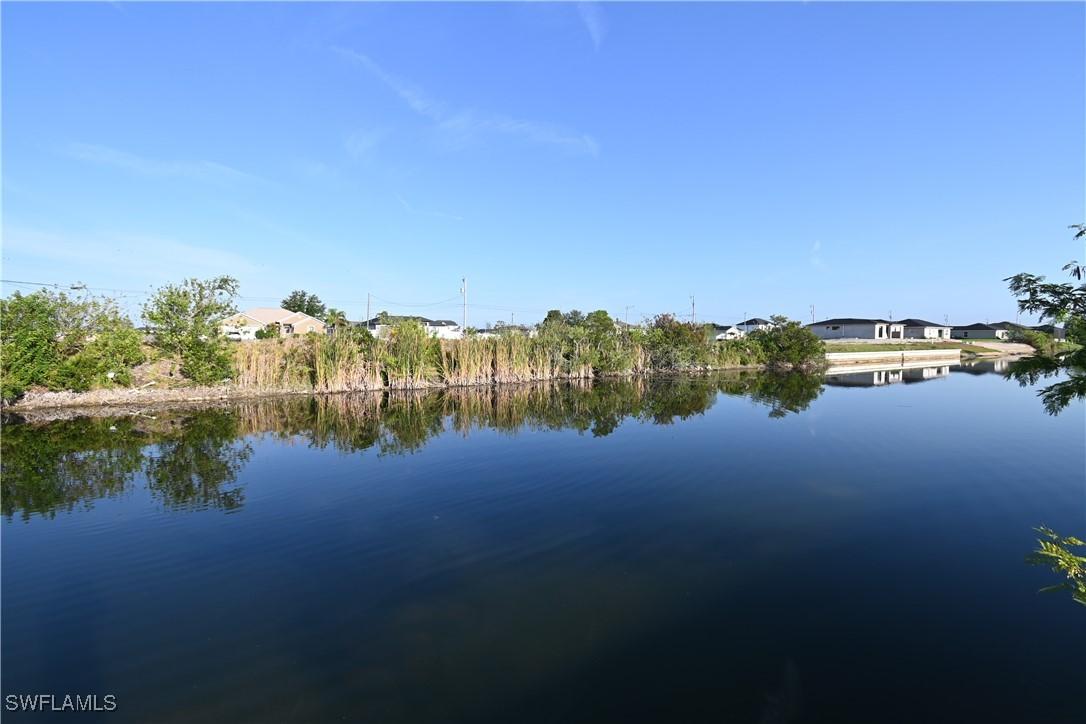 2010 NE 1st Pl., Cape Coral, FL 33909
