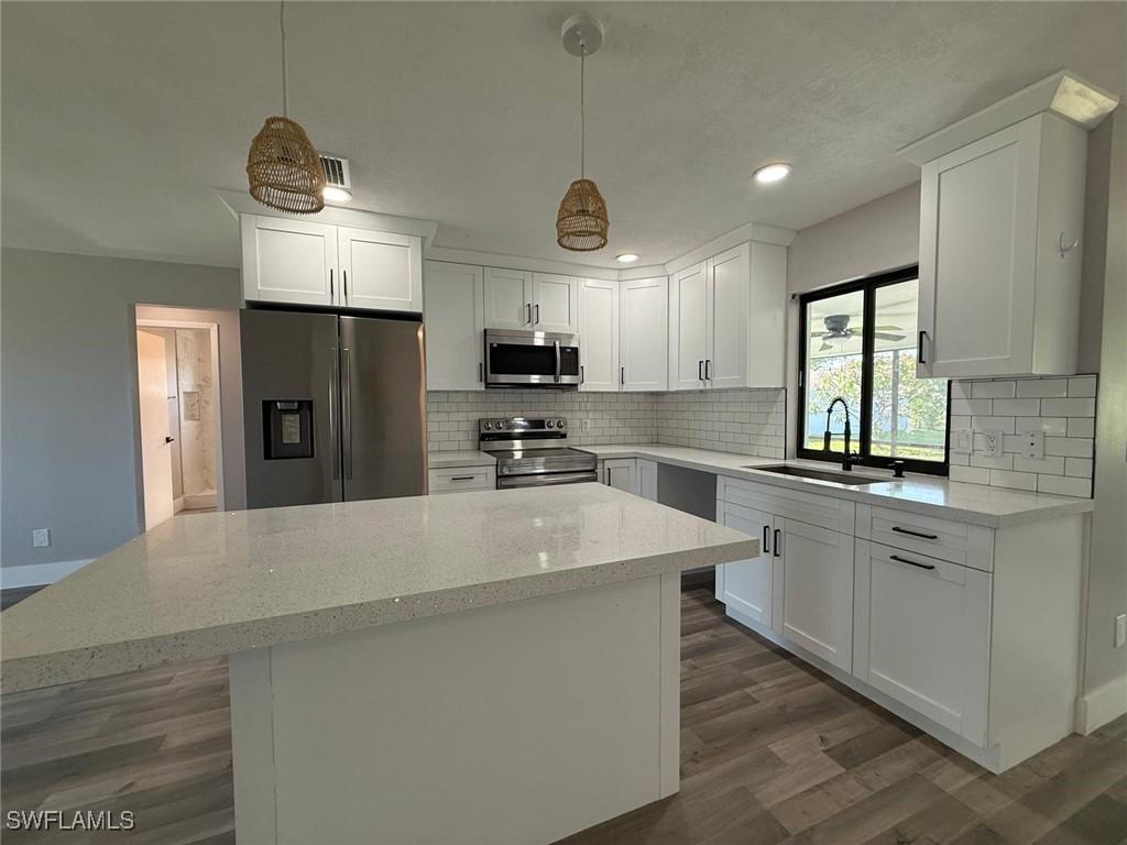 1219 SE 25th Ter., Cape Coral, FL 33904