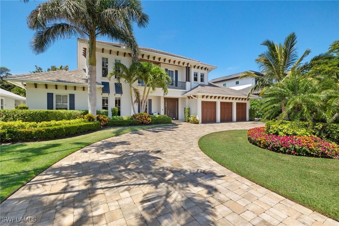 655 7th Ave., Naples, FL 34102
