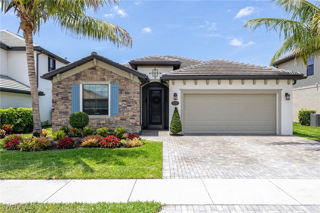 9231 Shadow Oak Ln., Naples, FL 34120