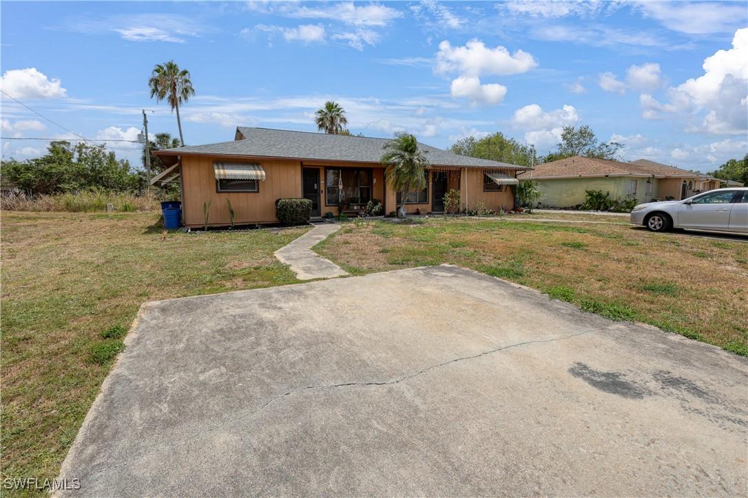 7494/7496 Carrier Rd., Fort Myers, FL 33967