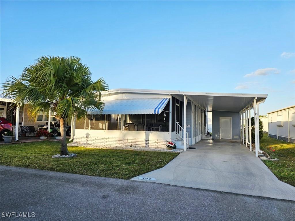 102 Poinsettia Dr., Fort Myers, FL 33905