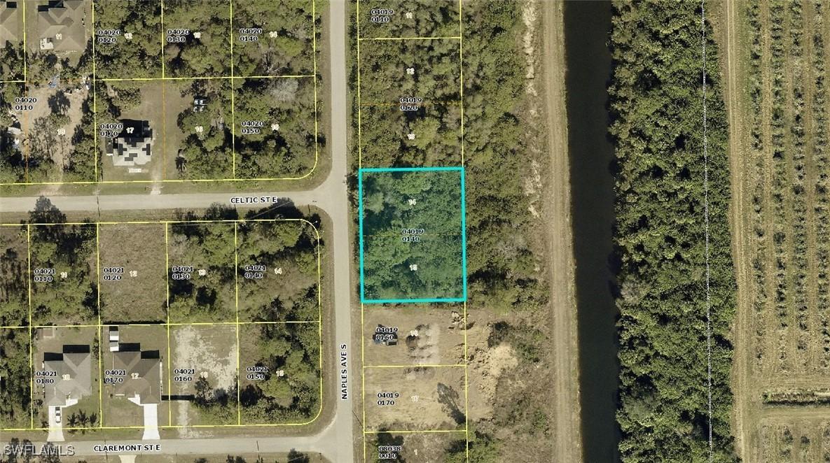 327 Naples Ave., Lehigh Acres, FL 33974