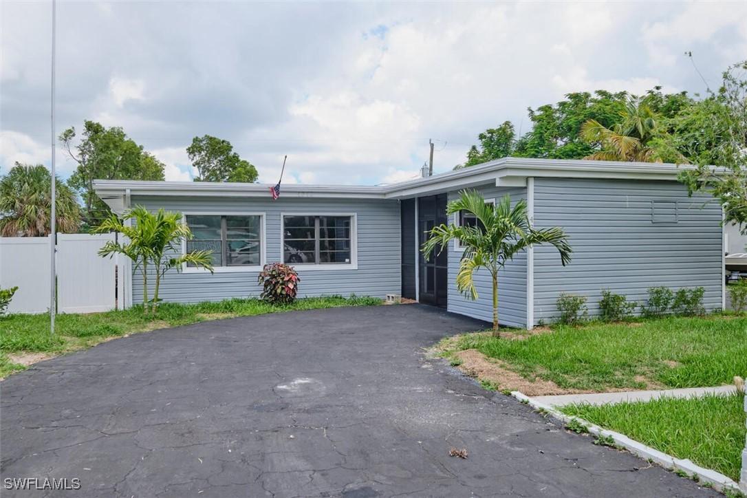 4370 Deleon St., Fort Myers, FL 33901