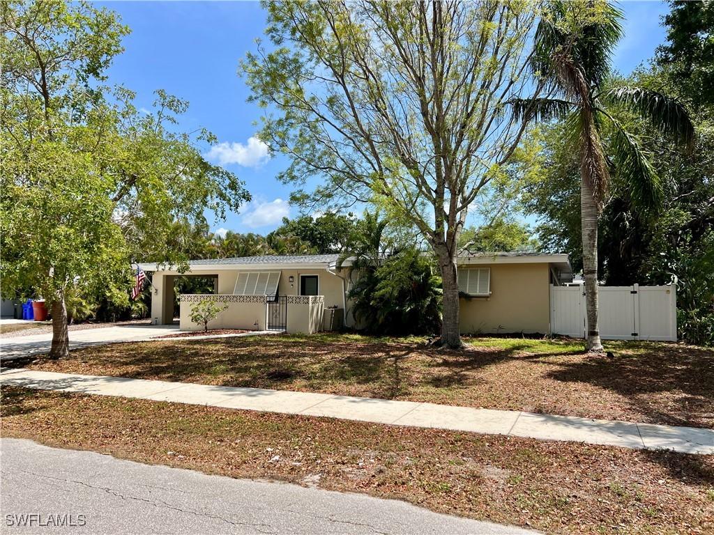 1350 Burtwood Dr., Fort Myers, FL 33901