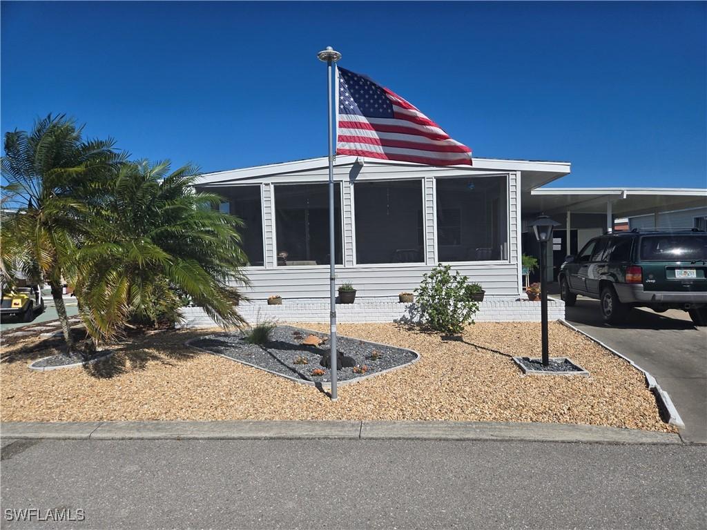 450 Snead Dr., North Fort Myers, FL 33903