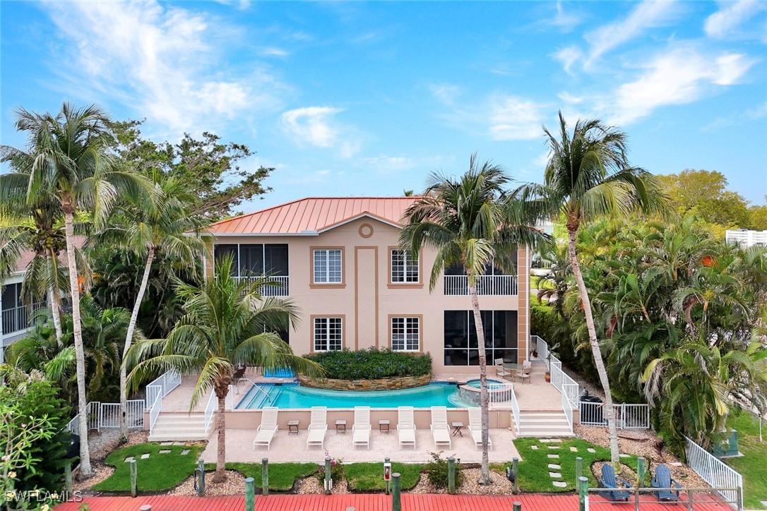 1485 Chesapeake Ave., Naples, FL 34102