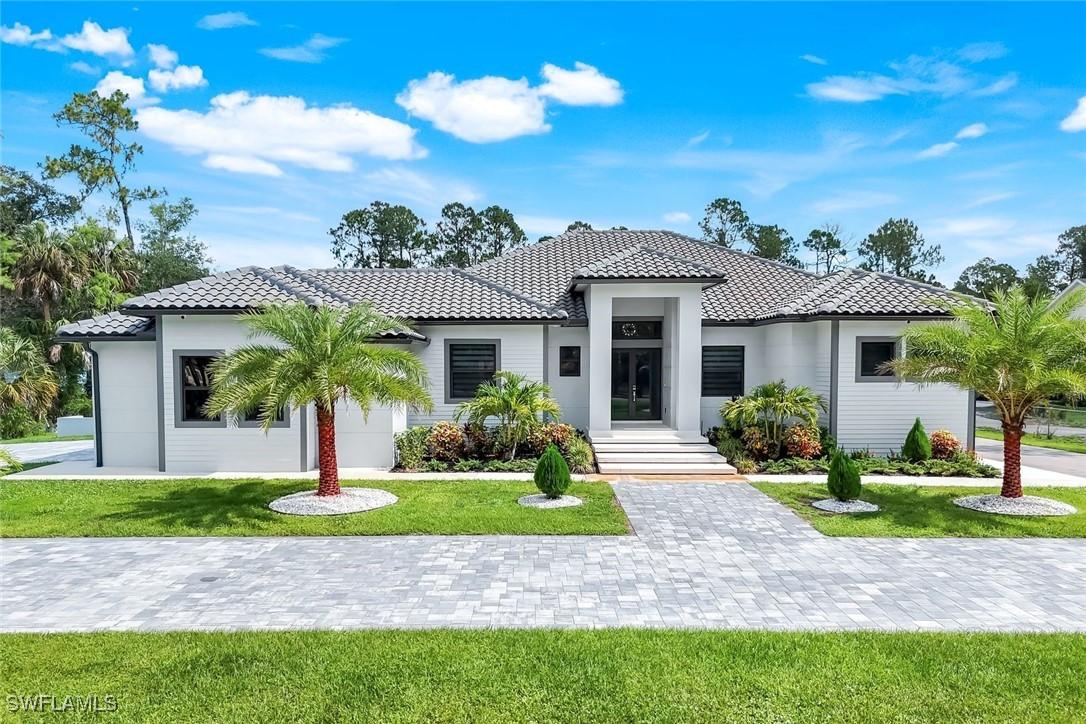 333 12th Ave., Naples, FL 34120