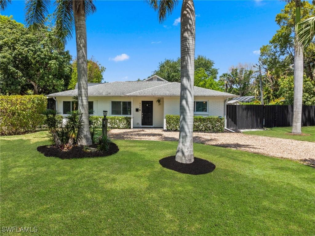 905 13th St., Naples, FL 34102
