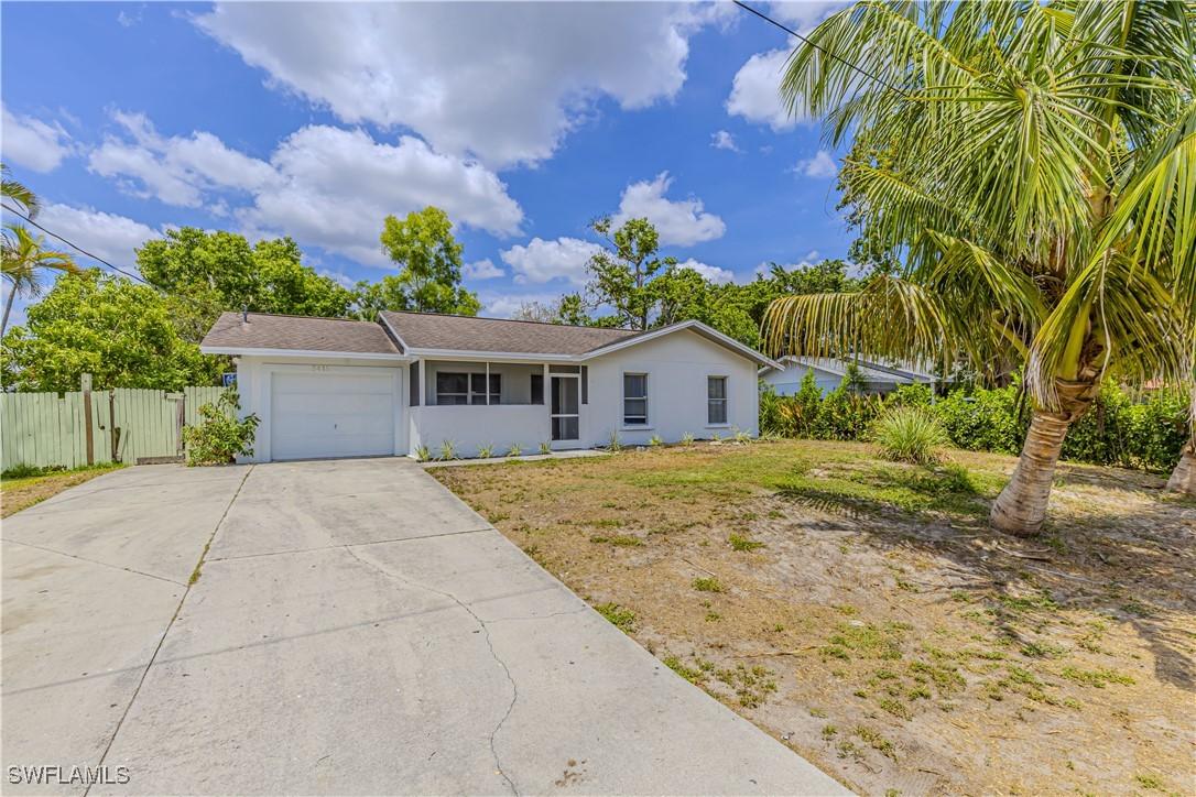 5419 19th Pl., Naples, FL 34116