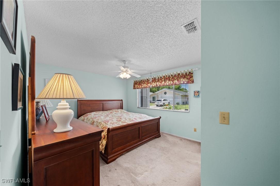 5540 Longleaf Dr., North Fort Myers, FL 33917