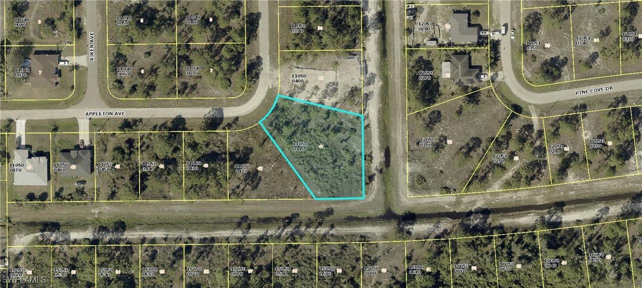 825 Appleton Ave., Lehigh Acres, FL 33974