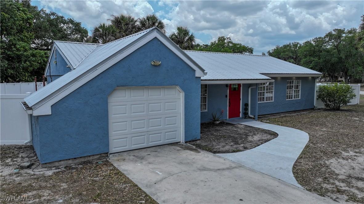 4002 Cascade Ln, Labelle, FL 33935