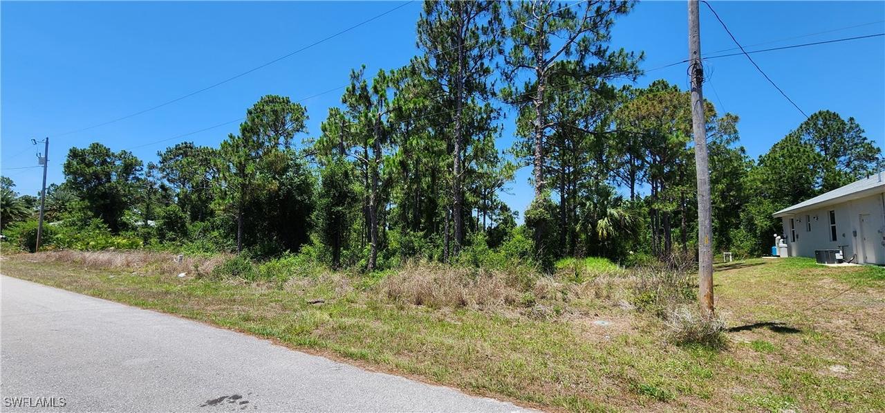 332 Lillon Ave., Lehigh Acres, FL 33974