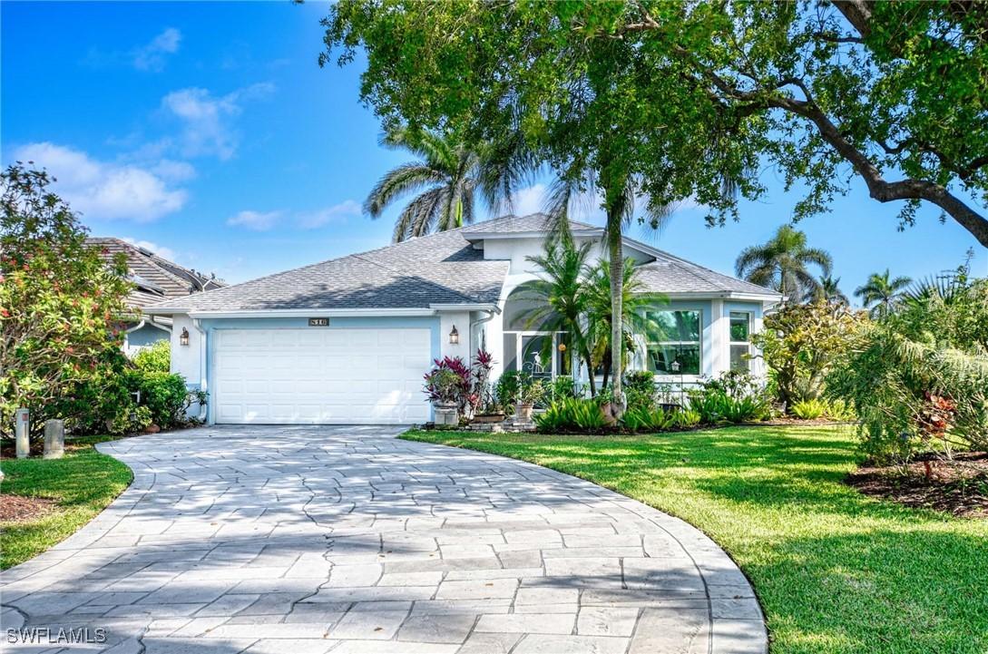 816 Mount Hood Ct., Naples, FL 34104