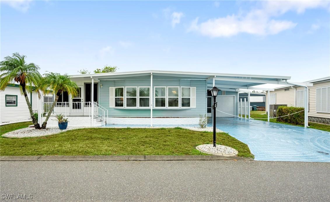 564 Hogan Dr., North Fort Myers, FL 33903