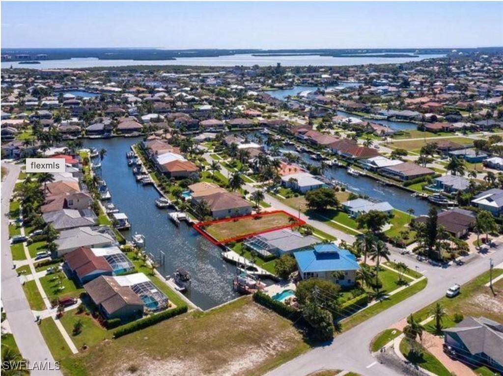 1528 Kingston Ct., Marco Island, FL 34145
