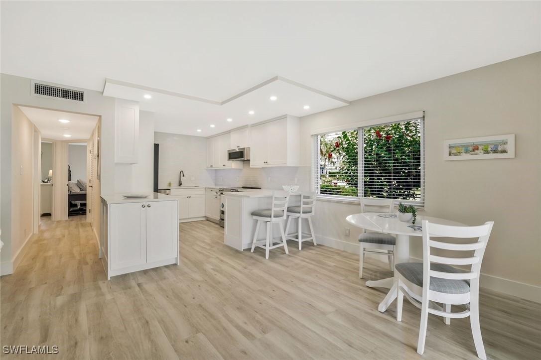 354 Harbour Dr., Naples, FL 34103