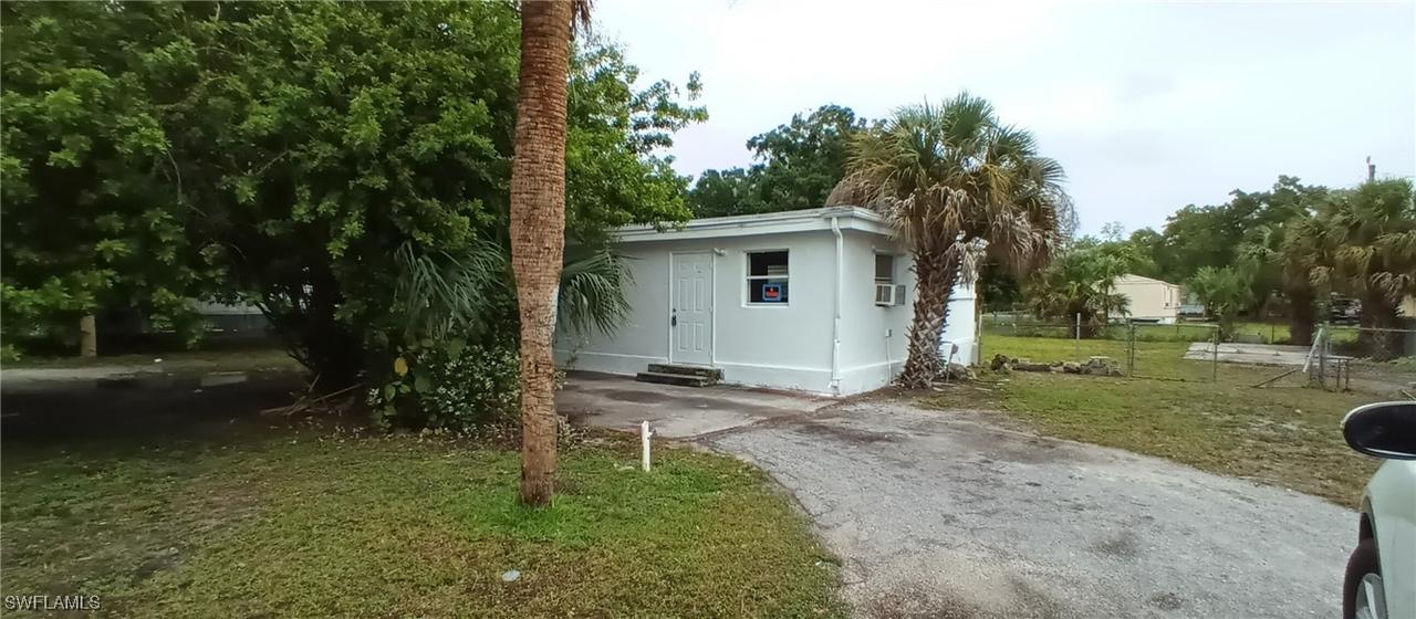 771 Avenue E, Moore Haven, FL 33471