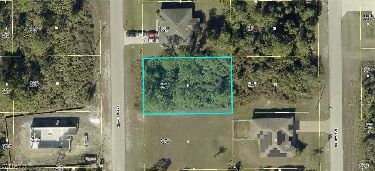713 Glacier Ave., Lehigh Acres, FL 33974