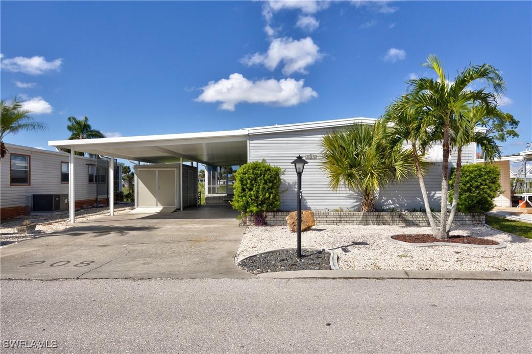 208 Nicklaus Blvd., North Fort Myers, FL 33903