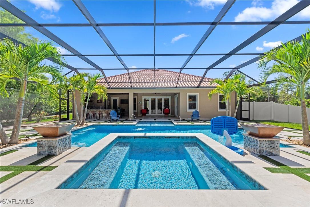 915 16th St., Naples, FL 34117