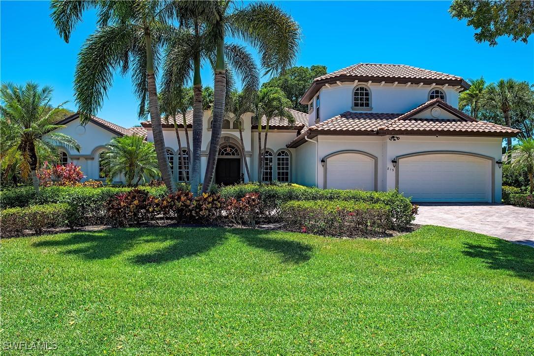 819 Bentwood Dr., Naples, FL 34108