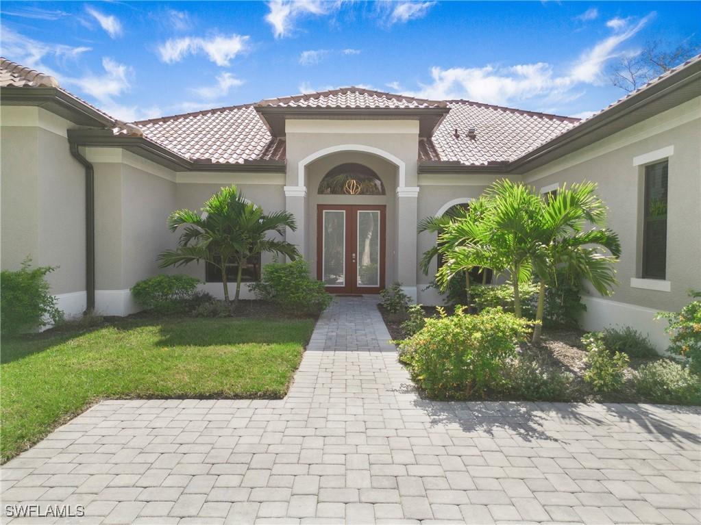 610 25th Ave., Naples, FL 34120