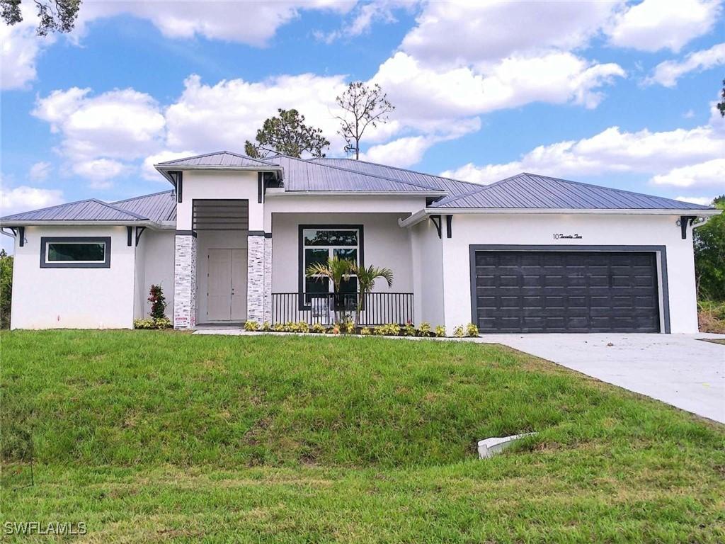 1022 Apple Ave., Lehigh Acres, FL 33971