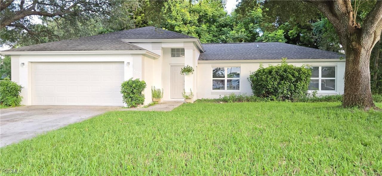 687 Grove Dr., Naples, FL 34120