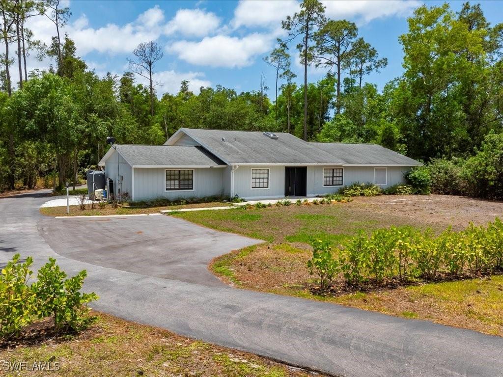 6800 Bottlebrush Ln., Naples, FL 34109