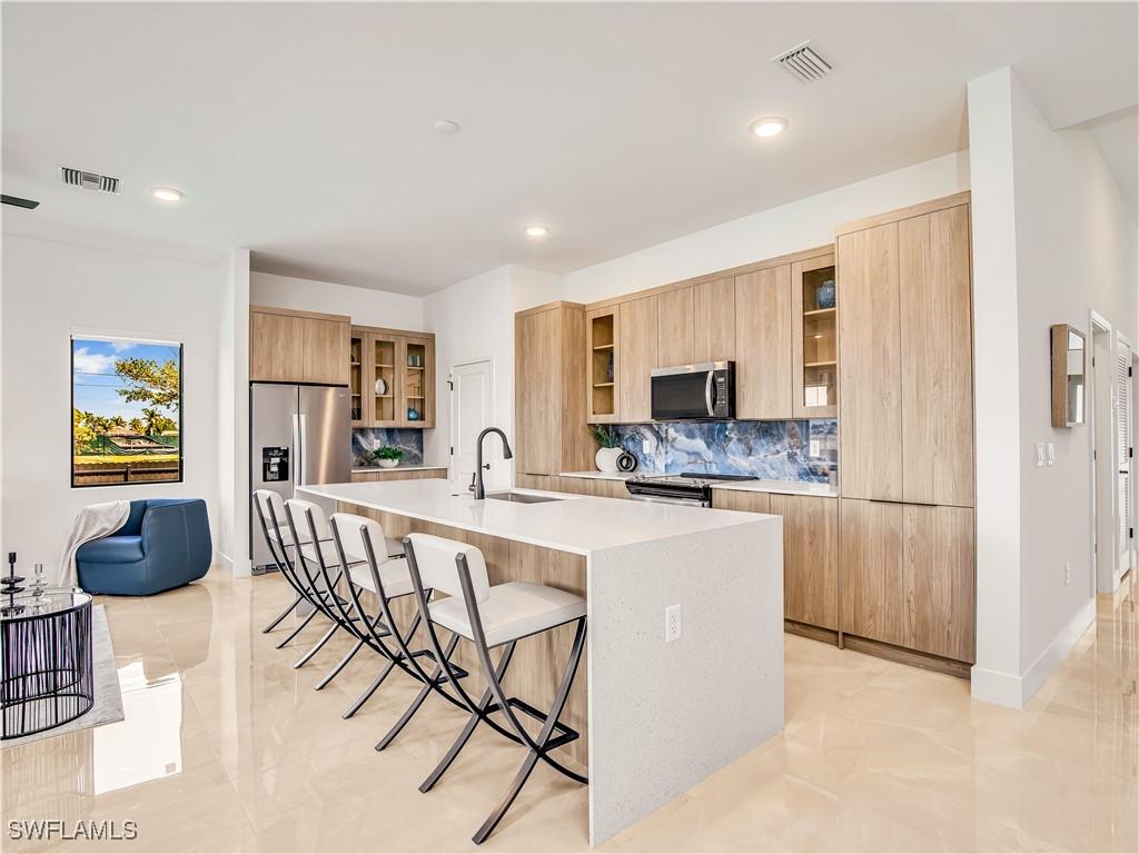 923 NE 17th St., Cape Coral, FL 33909