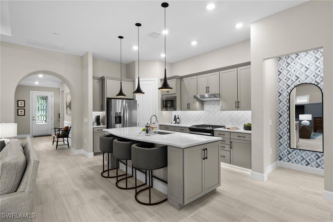 9284 Cormorant Dr., Naples, FL 34120